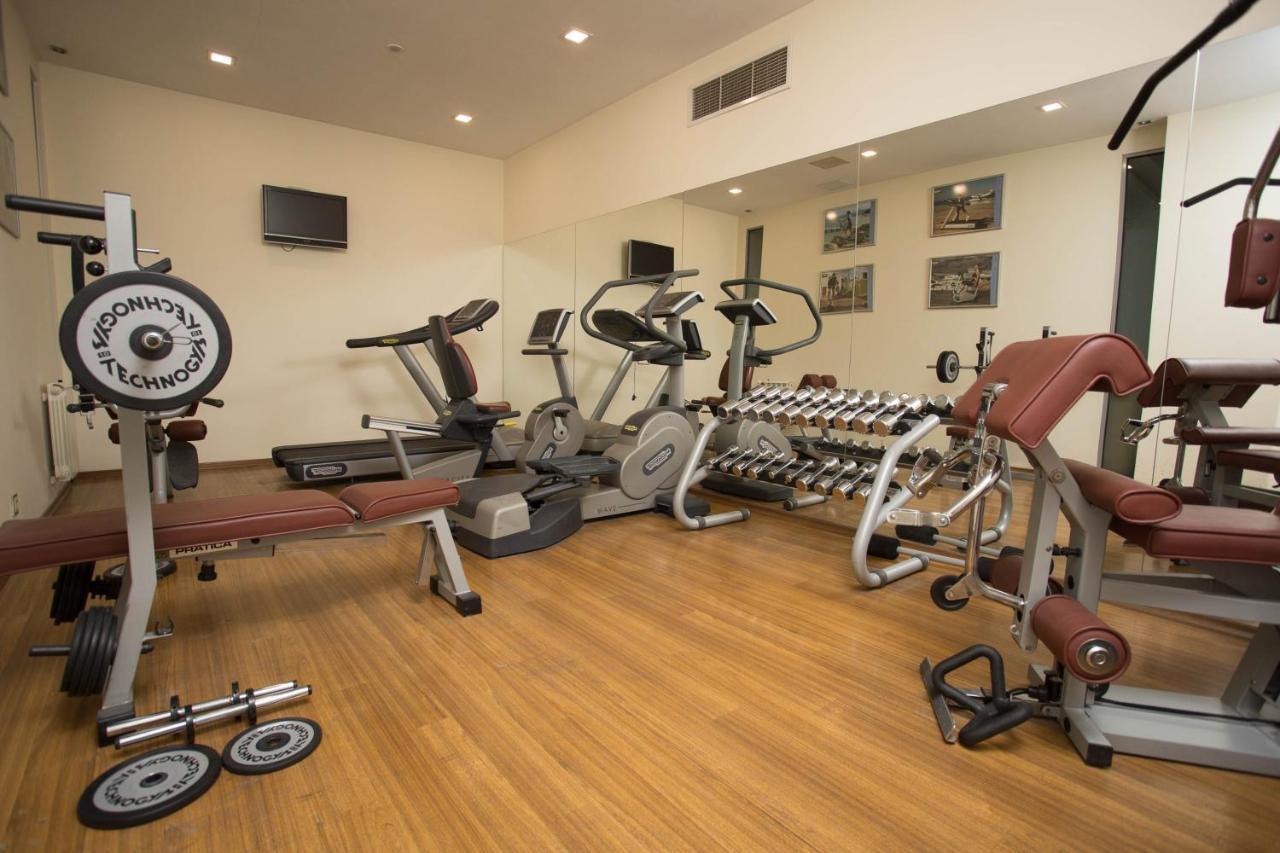 Спа Отель Персенк Девин Экстерьер фото A gym