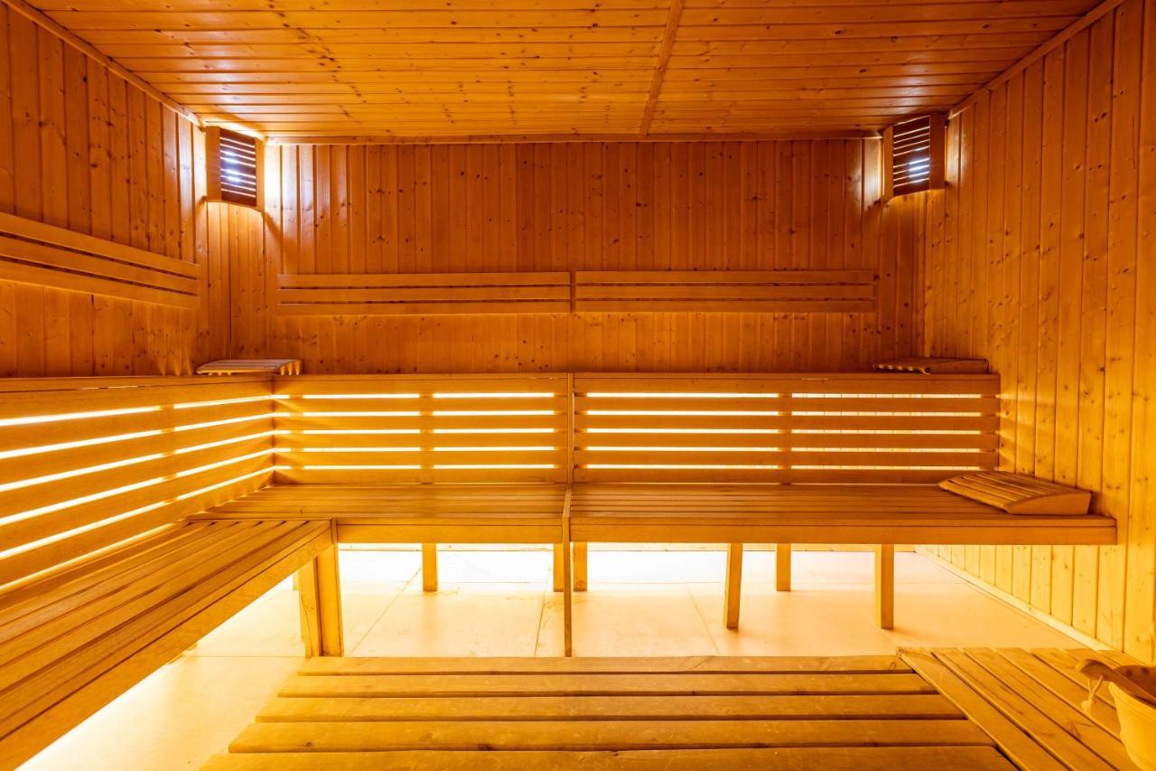 Спа Отель Персенк Девин Экстерьер фото A modern Finnish sauna