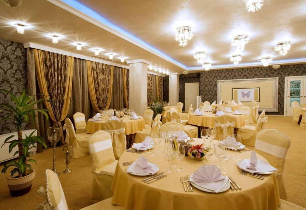 Спа Отель Персенк Девин Экстерьер фото A banquet hall