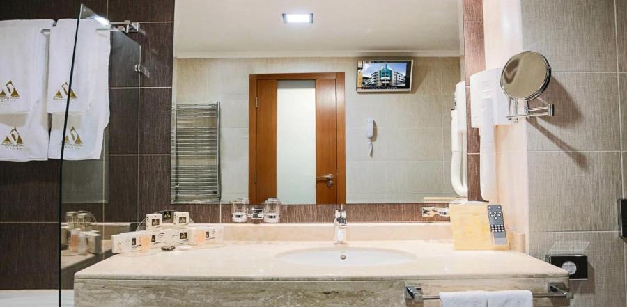 Спа Отель Персенк Девин Номер фото Bathroom mirror
