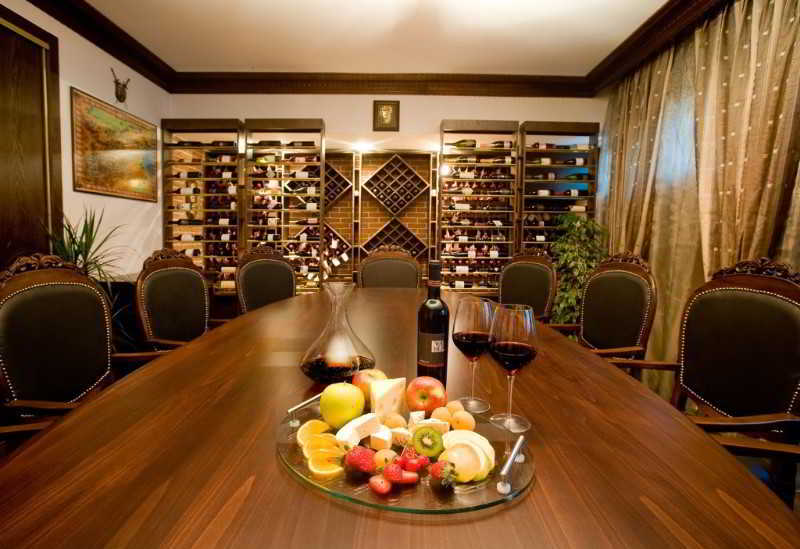 Спа Отель Персенк Девин Ресторан фото Wine tasting room